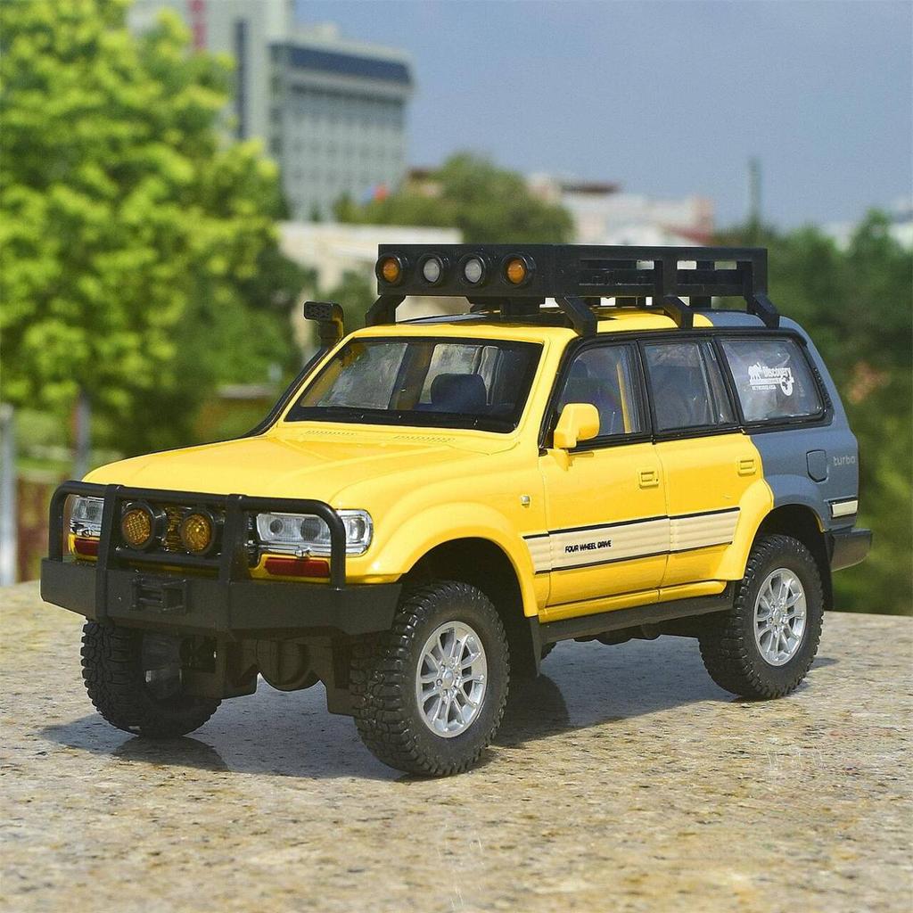 TOYOTA LAND CRUISER LC80 - COCHE DE ALEACIÓN 1:24