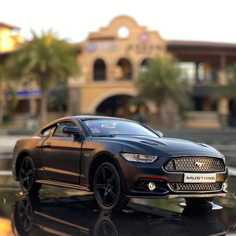 FORD MUSTANG GT - Coche de aleación 1:36