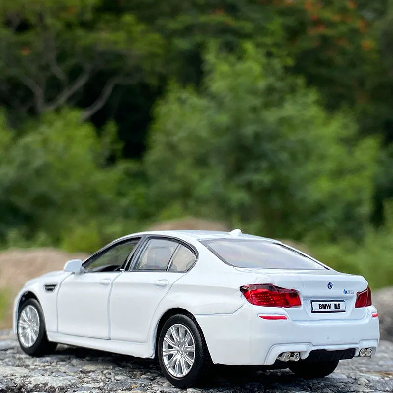BMW SERIE 5 M5 M550i F90 - Coche de aleación 1:36