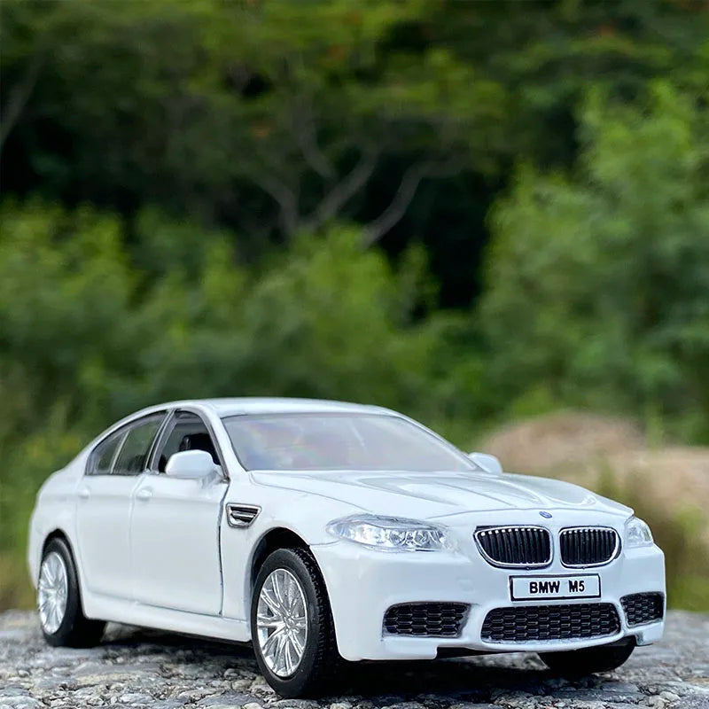 BMW SERIE 5 M5 M550i F90 - Coche de aleación 1:36