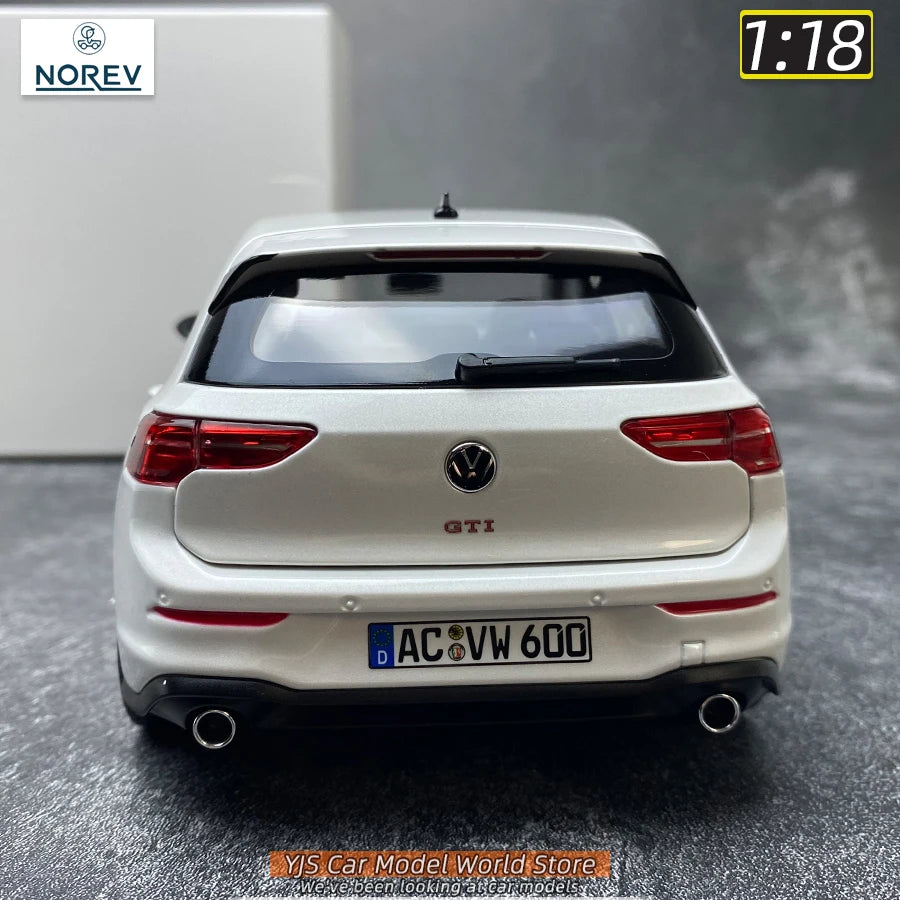 VOLKSWAGEN GOLF GTI 8 - Coche de aleación 1:18