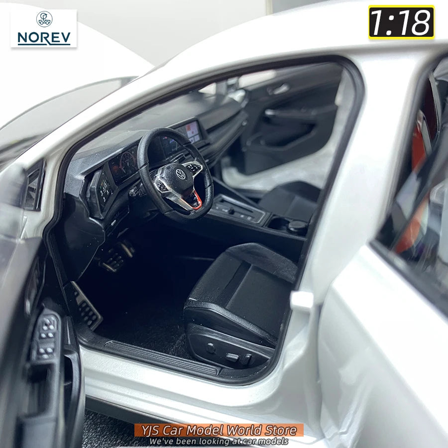 VOLKSWAGEN GOLF GTI 8 - Coche de aleación 1:18