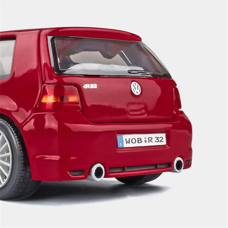 VOLKSWAGEN GOLF GTI R32 - Coche de aleación 1:24