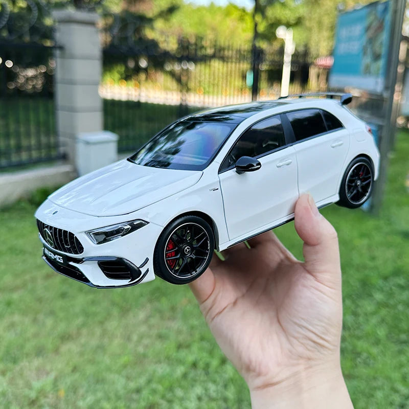 MERCEDES AMG A45S - Coche de aleación 1:18