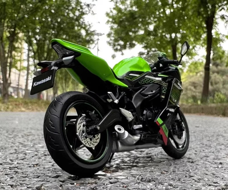 KAWASAKI NINJA ZX-25R - Moto de aleación 1:12