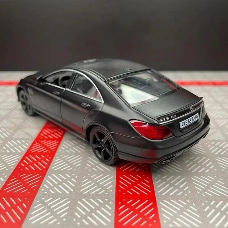 MERCEDES BENZ CLS 63 AMG - Coche de aleación 1:36