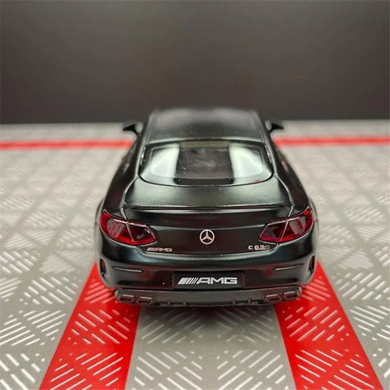 MERCEDES BENZ AMG C63S - Coche de aleación 1:36