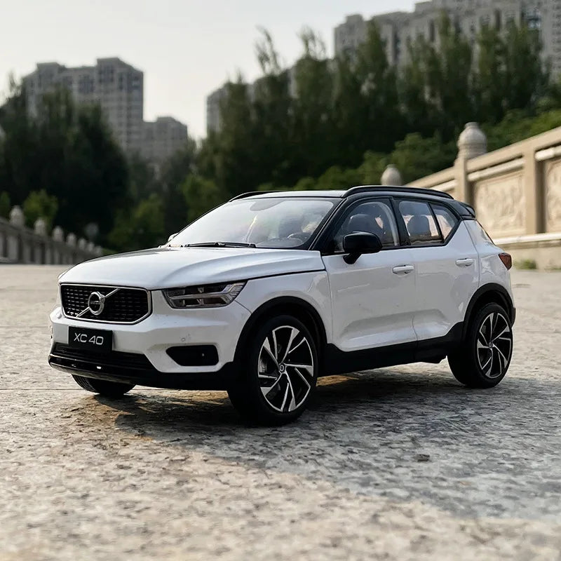 VOLVO XC40 - Coche de aleación 1:18