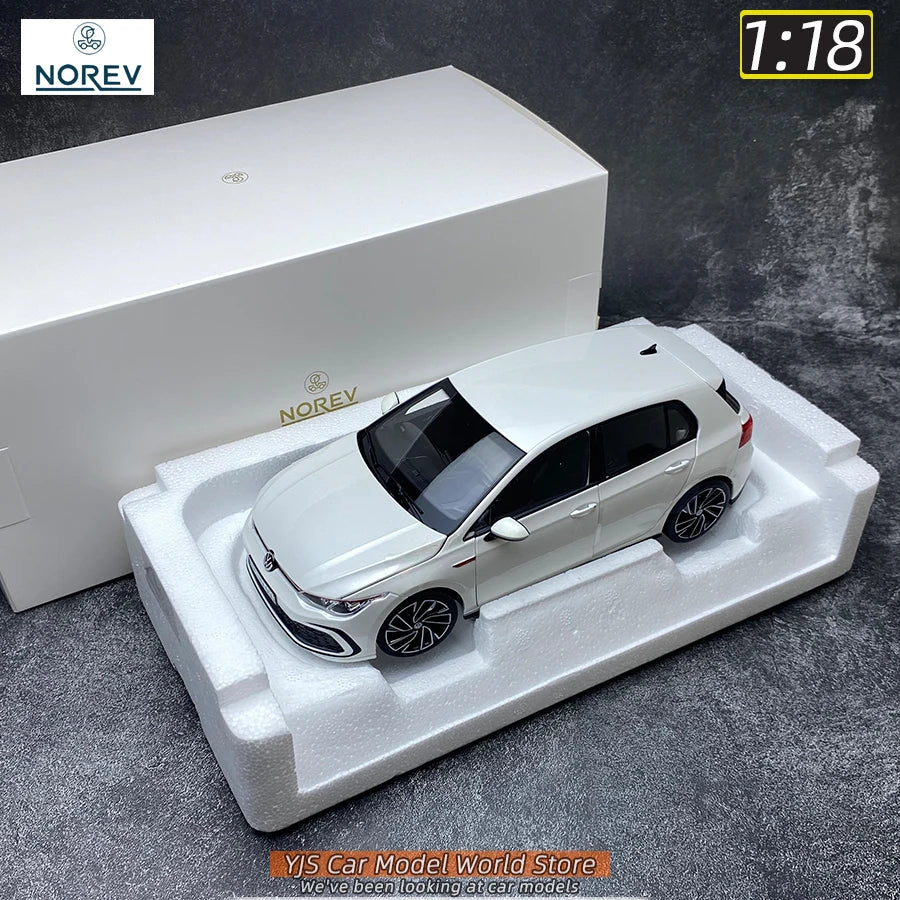 VOLKSWAGEN GOLF GTI 8 - Coche de aleación 1:18