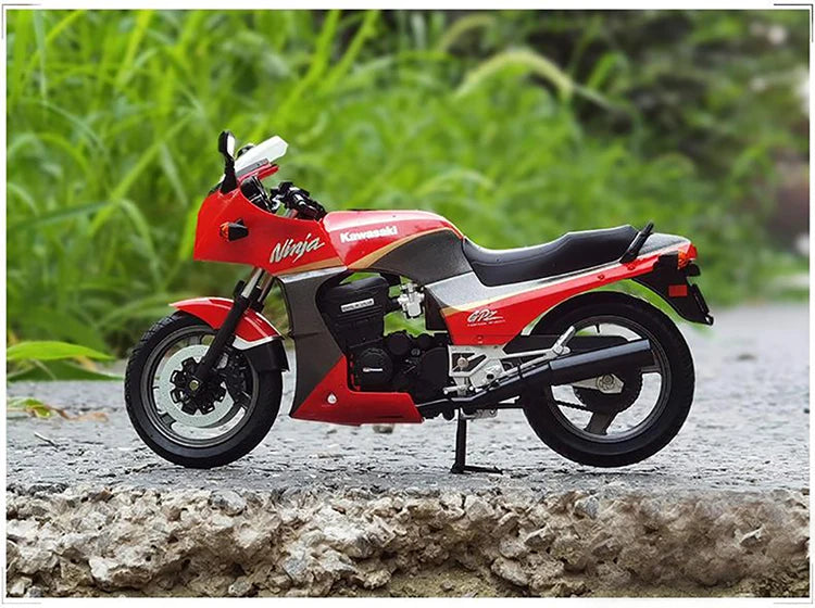 KAWASAKI NINJA GPZ900R - Moto de aleación 1:12