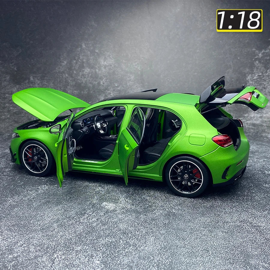 MERCEDES AMG A45S - Coche de aleación 1:18