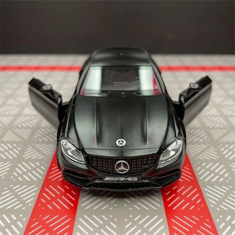 MERCEDES BENZ AMG C63S - Coche de aleación 1:36