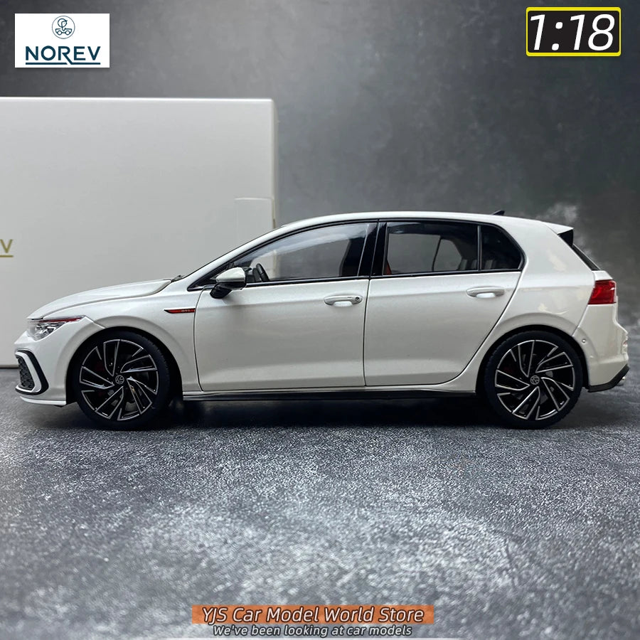VOLKSWAGEN GOLF GTI 8 - Coche de aleación 1:18