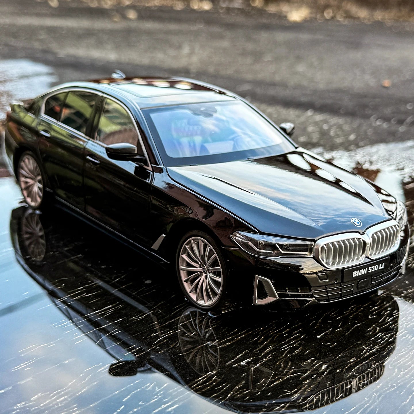 BMW SERIE 5 530i G30 - Coche de aleación 1:24