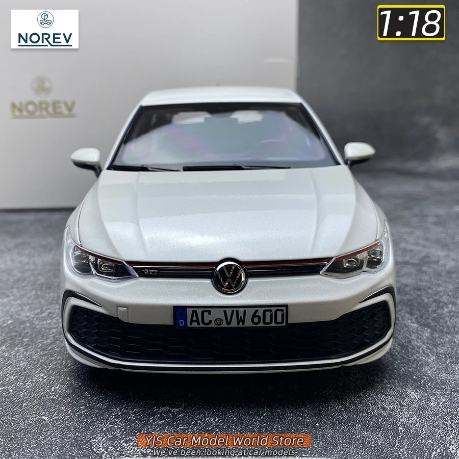 VOLKSWAGEN GOLF GTI 8 - Coche de aleación 1:18