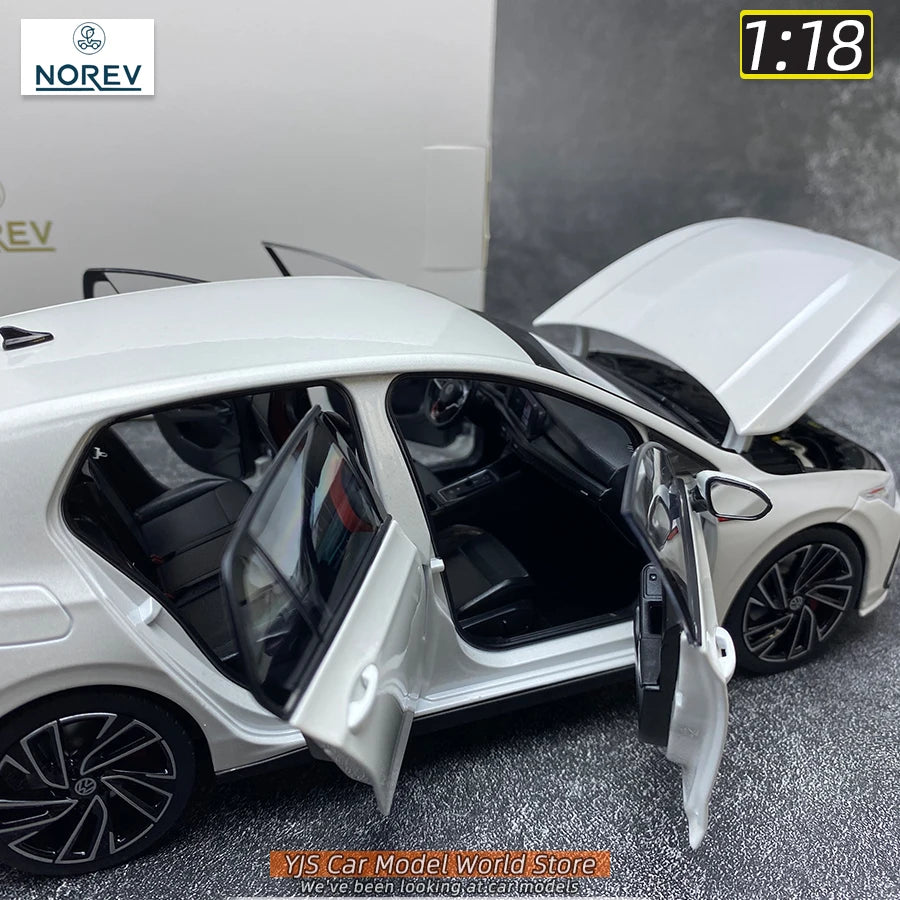 VOLKSWAGEN GOLF GTI 8 - Coche de aleación 1:18