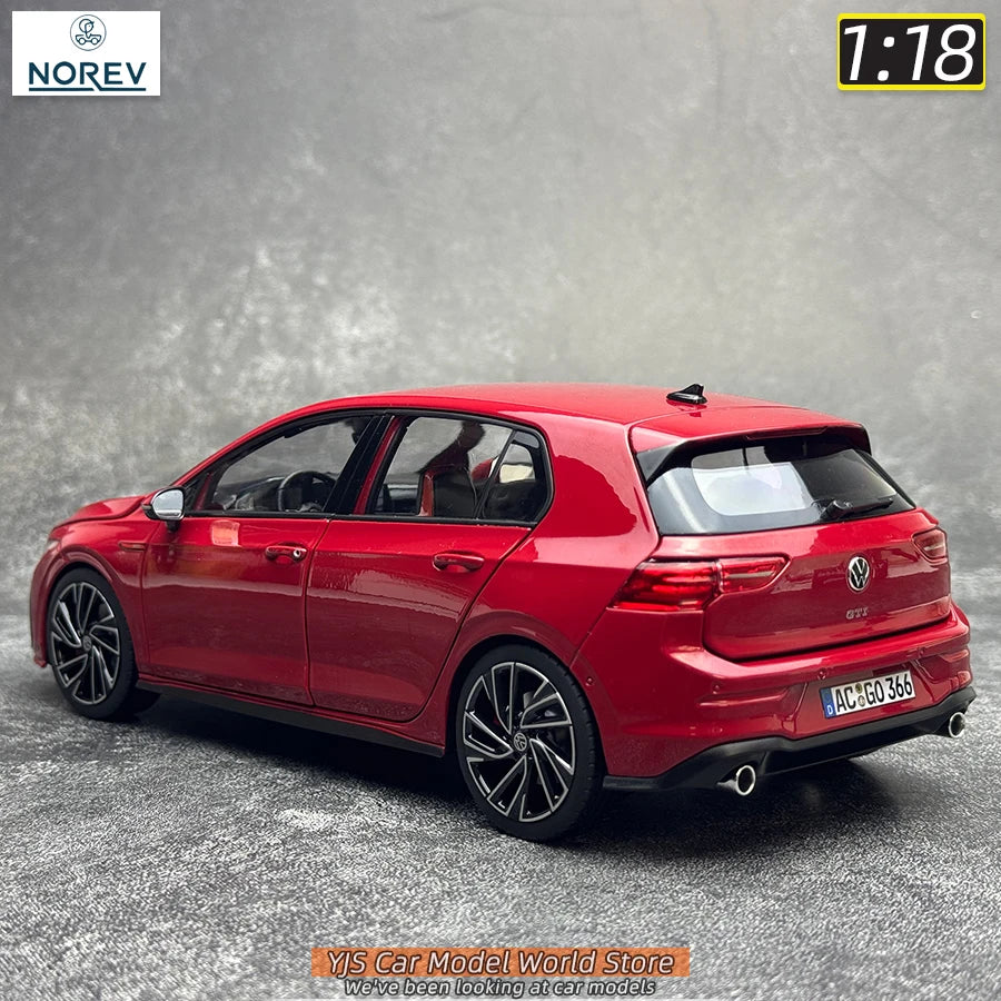 VOLKSWAGEN GOLF GTI 8 - Coche de aleación 1:18
