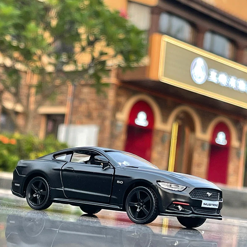 FORD MUSTANG GT - Coche de aleación 1:36