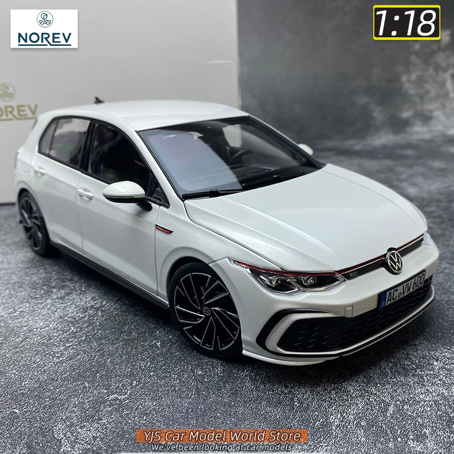 VOLKSWAGEN GOLF GTI 8 - Coche de aleación 1:18