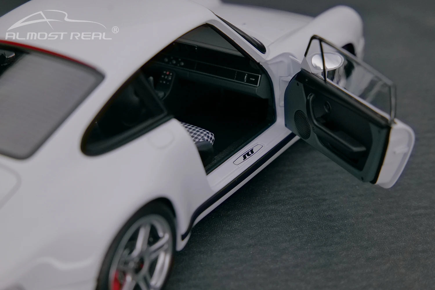 PORSCHE RUF SCR - Coche de aleación 1:18