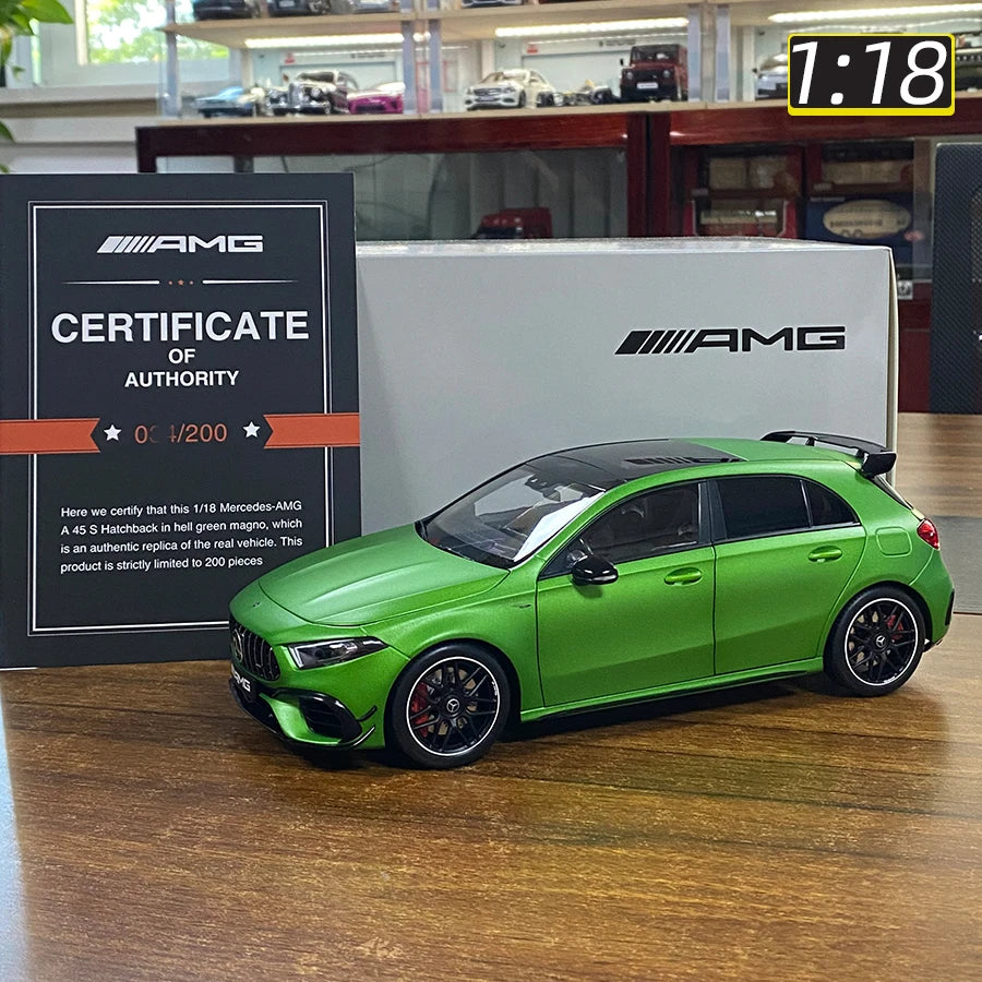 MERCEDES AMG A45S - Coche de aleación 1:18
