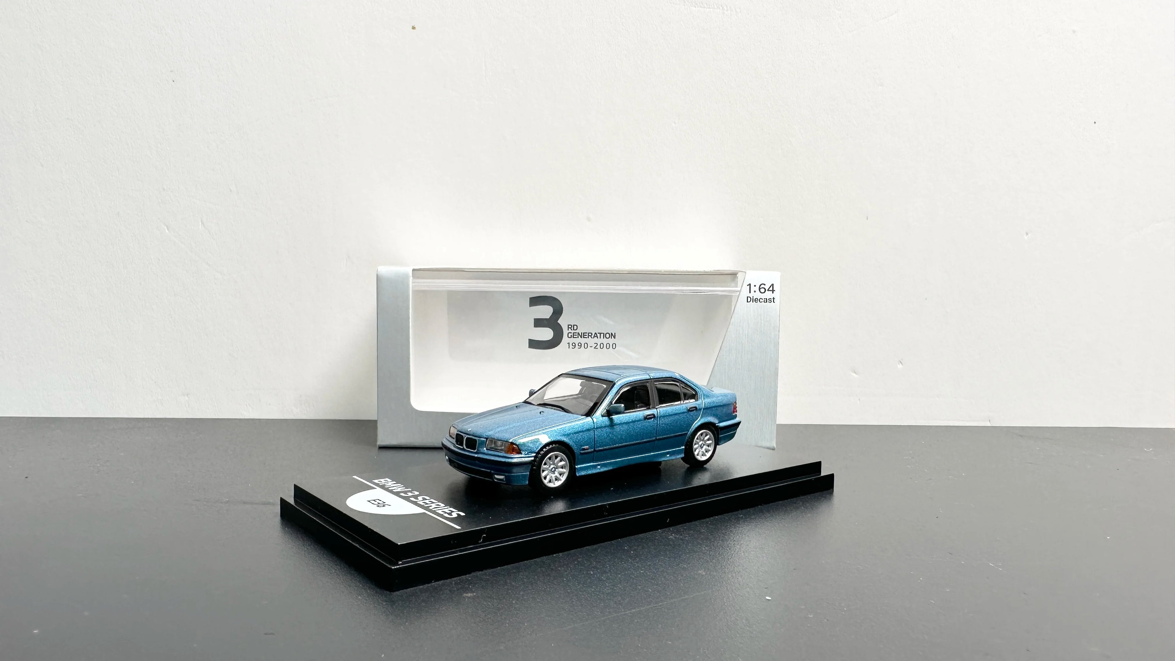 VARIOS MODELOS SERIE 3 - Coche de aleación 1:64