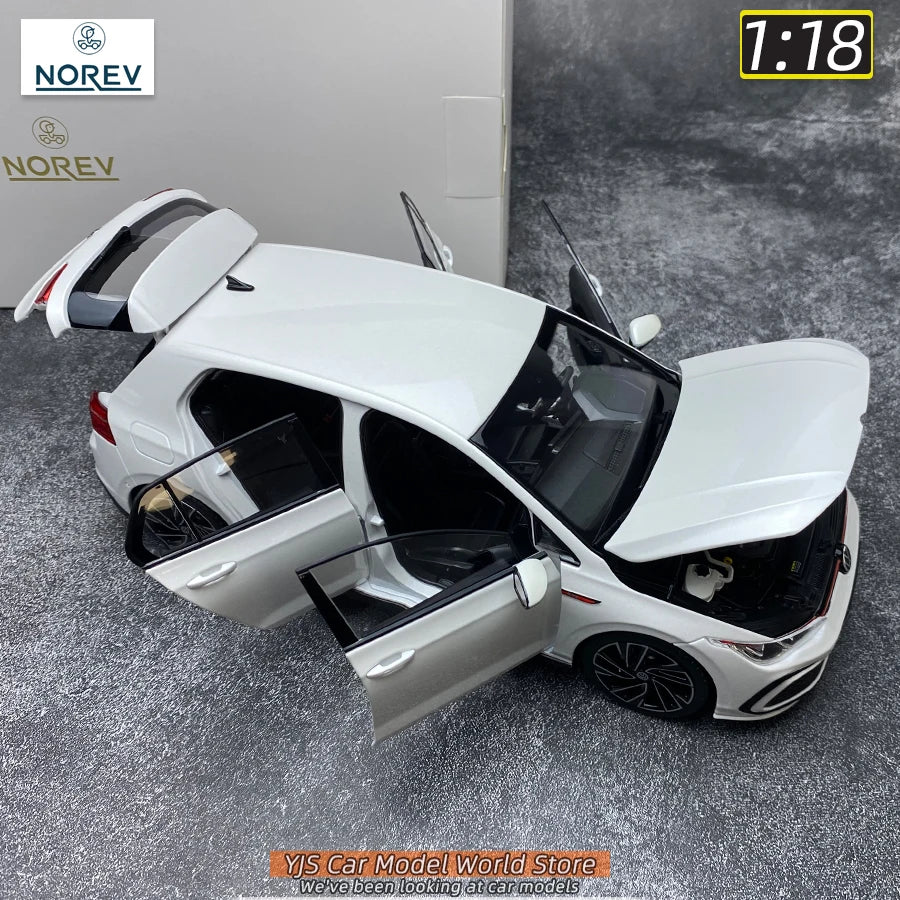 VOLKSWAGEN GOLF GTI 8 - Coche de aleación 1:18