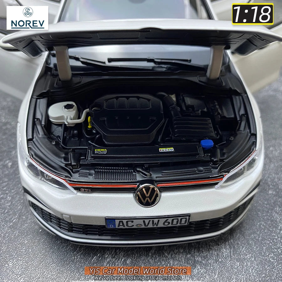 VOLKSWAGEN GOLF GTI 8 - Coche de aleación 1:18