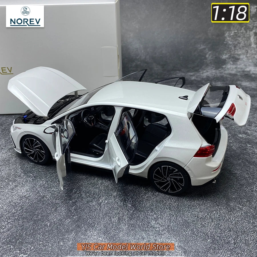 VOLKSWAGEN GOLF GTI 8 - Coche de aleación 1:18